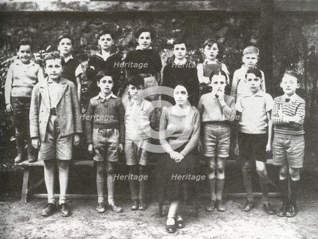 Georgy Efron among his schoolfellows, 1930s.