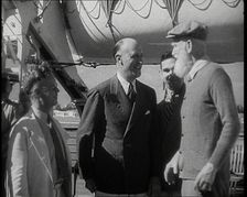 George Bernard Talking to Some Men, 1930s. Creator: British Pathe Ltd