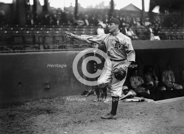 George "Hooks" Dauss, Detroit Al (Baseball), 1913. Creator: Harris & Ewing.