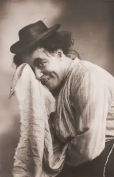 George Robey in drag as a pantomime dame, (between 1900 and 1909?). Creator: Unknown