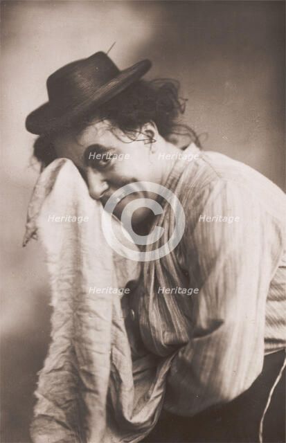 George Robey in drag as a pantomime dame, (between 1900 and 1909?). Creator: Unknown.