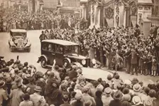 George VI and Queen Elizabeth leave Buckigham Palace to holiday in Windsor 1937. Creator: Unknown