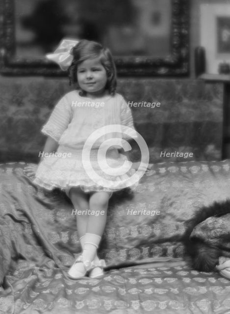 Gerard, J.M., Mrs., daughter of, portrait photograph, 1915 Dec. or 1916 Jan. Creator: Arnold Genthe.