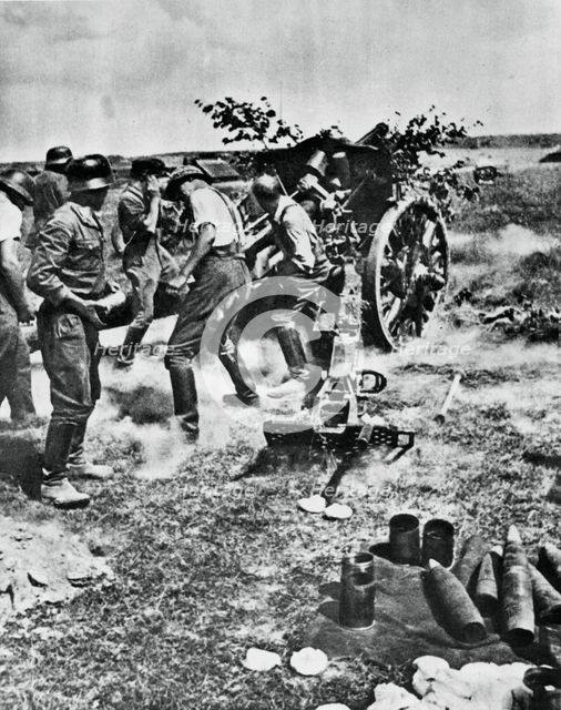 German artillery in action on the Eastern Front, 1941. Artist: Unknown