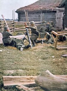 German paratroops using mortars, Russia, 1943