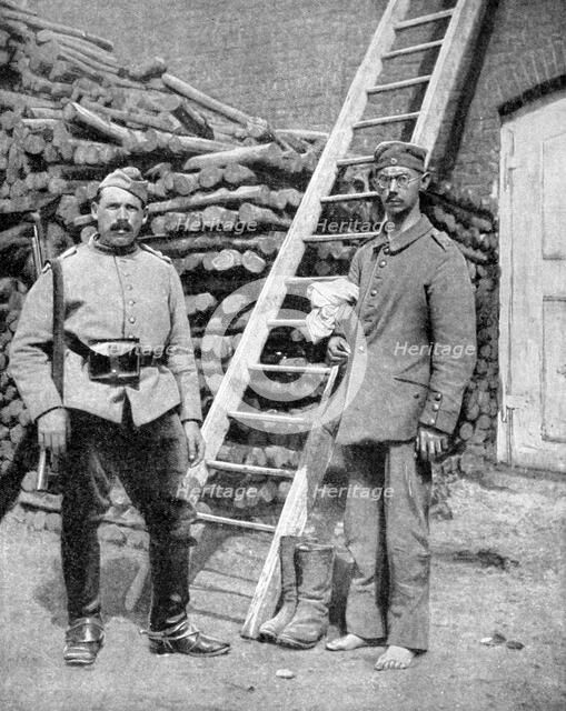 German prisoner of war and a guard, World War I, 1915. Artist: Unknown