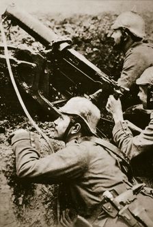 German soldiers manning a machine gun, World War I, c1914-c1918. Creator: Unknown