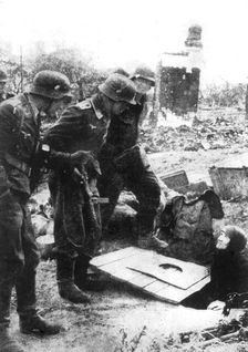 German troops entering Stalingrad, Russia, September 1942