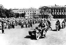 German troops in the lace de l'Etoile, Paris, 1940