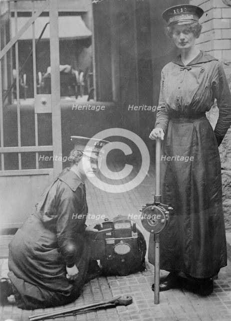 German women do men's work, between c1915 and 1918. Creator: Bain News Service.