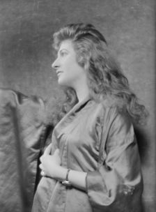 Gibson, Jean, Miss, portrait photograph, 1916 Mar. Creator: Arnold Genthe