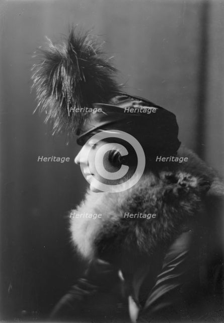Gilbert, J., Miss, portrait photograph, 1917 Sept. 29. Creator: Arnold Genthe.