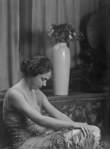 Gillican, Lucile, Miss, portrait photograph, 1915. Creator: Arnold Genthe