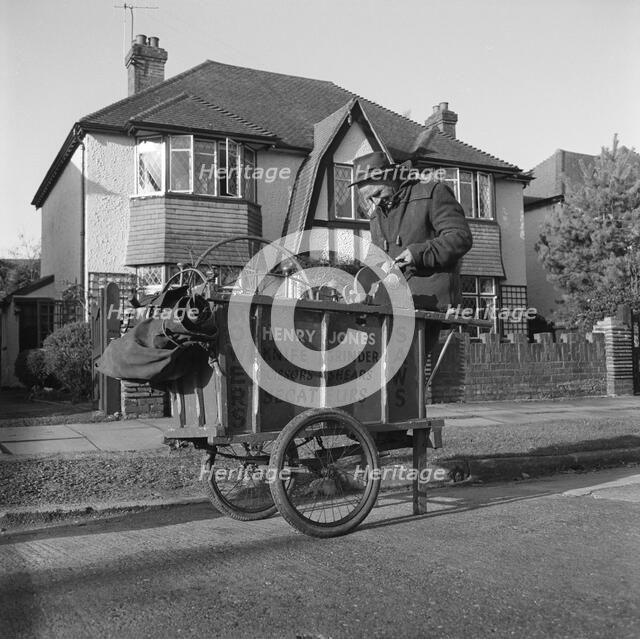 Gipsy knife-grinder, Horley, Surrey, 1963.