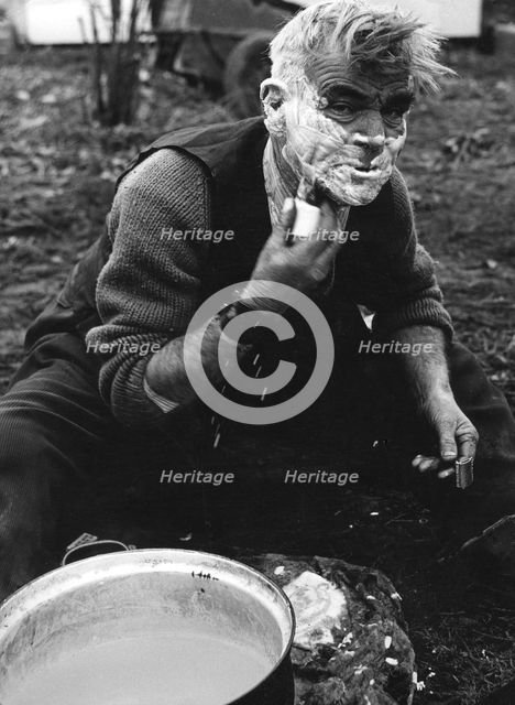 Gipsy shaving, Lewes, Sussex, 1964. 