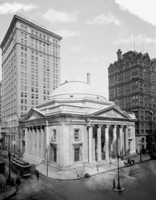Girard Trust building, Philadelphia, Pa., between 1905 and 1920. Creator: Unknown