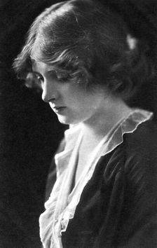 Gladys Cooper (1888-1971), English actress, 1900s.Artist: CW Faulkner & Co