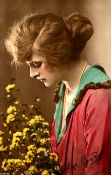 Gladys Cooper (1888-1971), English actress, early 20th century.Artist: Rotary Photo