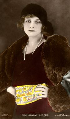Gladys Cooper (1888-1971), English actress, early 20th century.Artist: Bertram Park