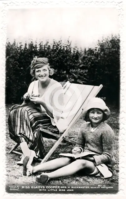 Gladys Cooper (1888-1971), English actress, with her daughter Joan, early 20th century.Artist: Sport & General