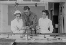 Gladys Kierstead, Emma Hanks [i.e. Hanko], 13 Aug 1917. Creator: Bain News Service
