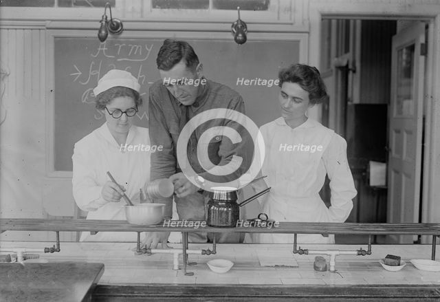 Gladys Kierstead, Emma Hanks [i.e. Hanko], 13 Aug 1917. Creator: Bain News Service.