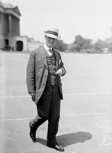 Glass, Carter. Rep. from Virginia, 1902-1918; Secretary of The Treasury, 1918-1920; Senator..., 1913 Creator: Harris & Ewing