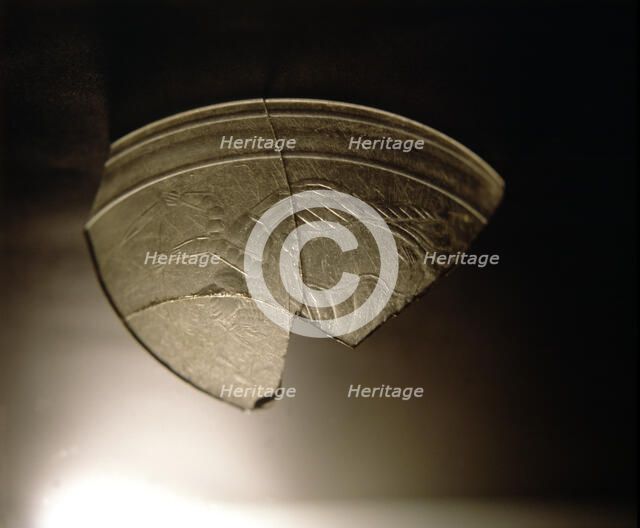 Glass cup engraved, fragment, from Pamplona.