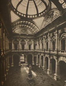 Glass-Roofed Interior Court of the Royal Exchange c1935. Creator: Joel