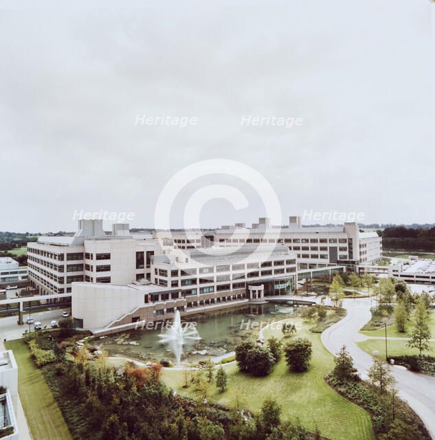 Glaxo Medical Research Centre, Gunnels Wood Road, Stevenage, Hertfordshire, Jan - Aug 1995. Creator: John Laing plc.