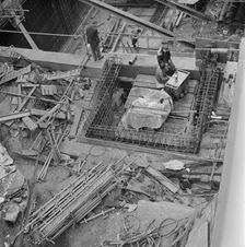 Glaxo Pharmaceutical Works, Park Road, Ware, East Hertfordshire, Hertfordshire, 15/11/1985. Creator: John Laing plc