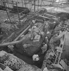 Glaxo Pharmaceutical Works, Park Road, Ware, East Hertfordshire, Hertfordshire, 16/01/1986. Creator: John Laing plc