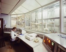 Glaxo Pharmaceutical Works, Park Road, Ware, East Hertfordshire, Hertfordshire, 29/01/1987. Creator: John Laing plc