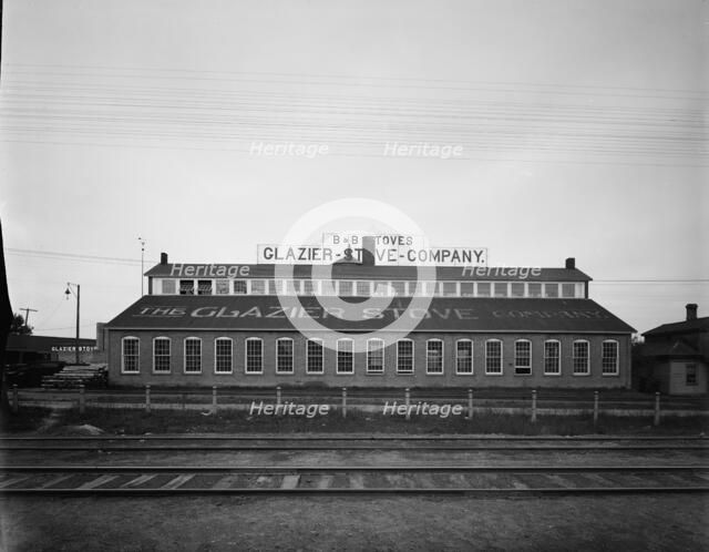Glazier Stove Company, the foundry, Chelsea, Mich., between 1900 and 1910. Creator: William H. Jackson.