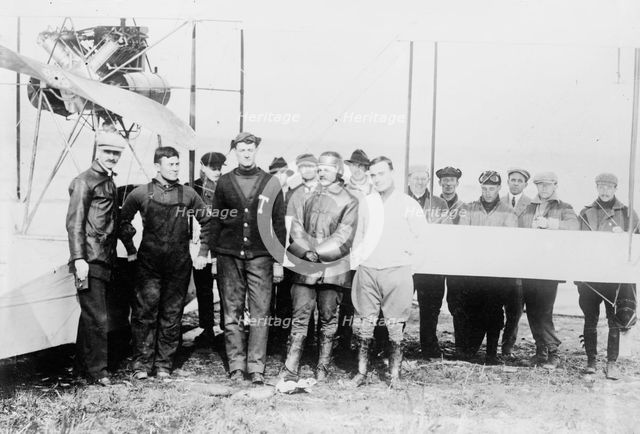Glenn Curtiss; Lieuts; Park; Goodier; McLeary; Brereton, 1912. Creator: Bain News Service.