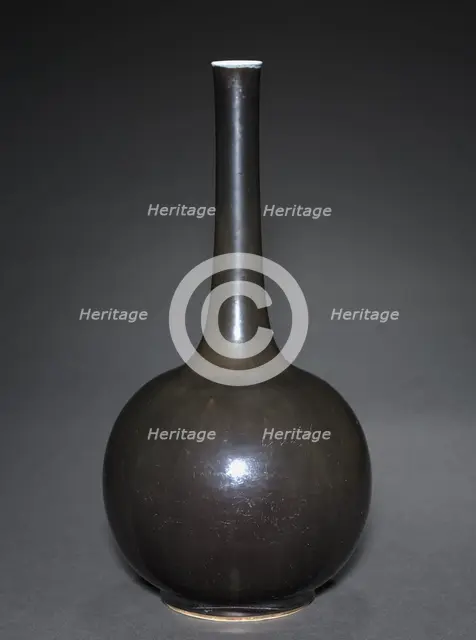 Globular Vase, 1644-1912. Creator: Unknown.