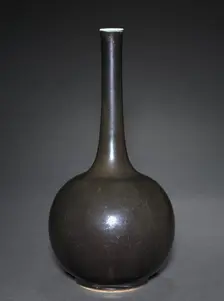 Globular Vase, 1644-1912. Creator: Unknown