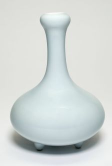 Globular Vase with Tall Neck, Qing dynasty (1644-1911), Qianlong reign mark and period (1736-1795). Creator: Unknown