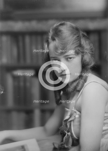 Glover, Marian, Miss, portrait photograph, 1917 Nov. 3. Creator: Arnold Genthe.