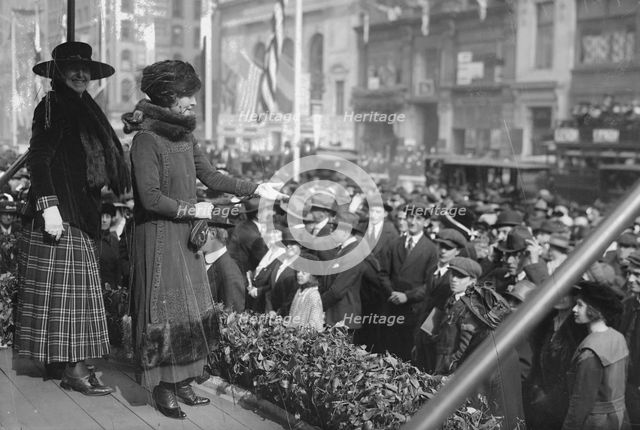 Grace George sells bonds, between c1915 and 1918. Creator: Bain News Service.