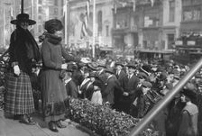 Grace George sells bonds, between c1915 and 1918. Creator: Bain News Service