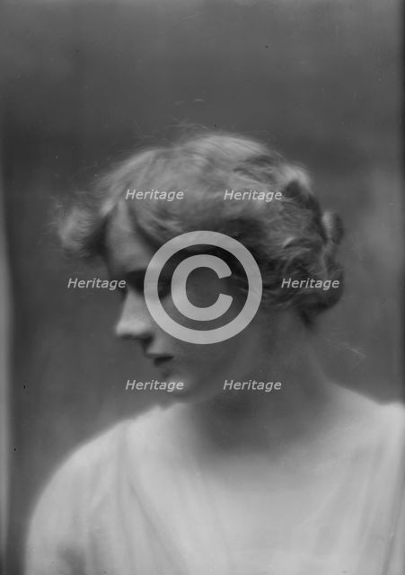 Graham, Margaret, portrait photograph, 1913. Creator: Arnold Genthe.