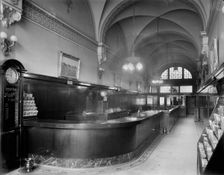 Grand Trunk Western Railroad, ticket office, Detroit, Mich., between 1905 and 1915. Creator: Unknown