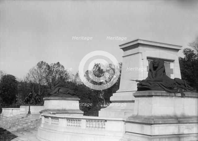 Grant Memorial at Capitol - Lions Around Pedestal For Grant Statue, 1917. Creator: Harris & Ewing.