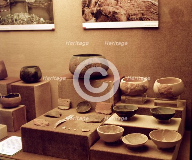 Grave goods found in the excavation of the town of Los Millares, Santa Fe de Mondújar, Almería: c…