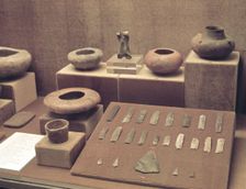 Grave goods found in the excavation of the town of Los Millares, Santa Fe de Mondújar, Almería: c…