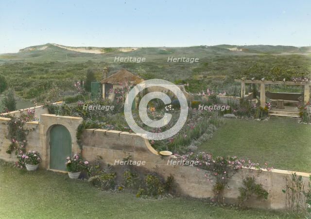 "Gray Gardens," Robert Carmer Hill house, Lily Pond Lane, East Hampton, New York, c1914. Creator: Frances Benjamin Johnston.