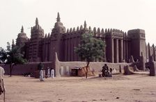 Great Mosque of Djenné, Mali, 1989. Creator: Amanda Waite