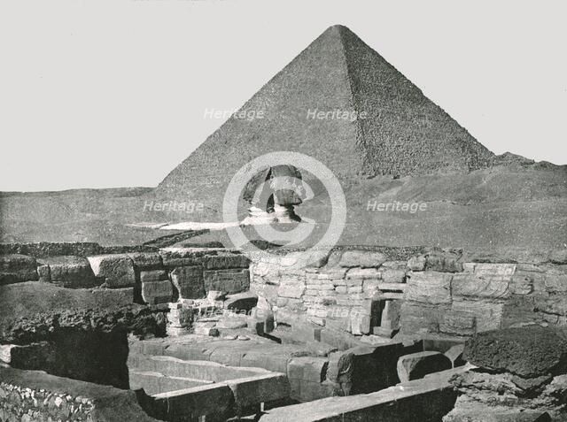 'Great Pyramid, Sphinx and Temple of Chafea', Gizeh, Egypt, 1895.  Creator: W & S Ltd.