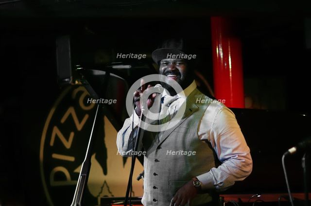 Gregory Porter, Pizza Express, Dean St, London, 2001. Artist: Brian O'Connor
